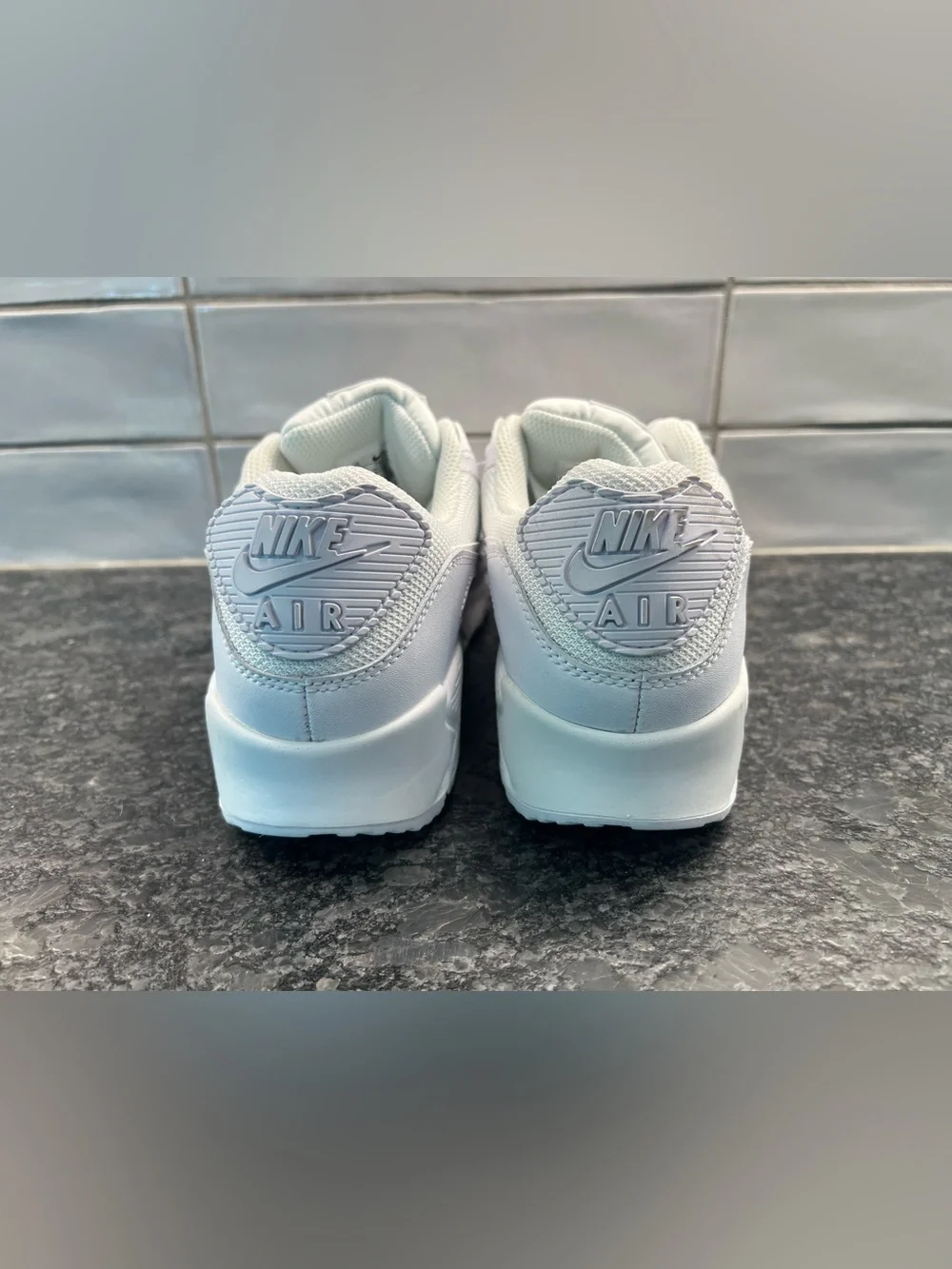 Men's White Nike Athletic Sneakers - Lightweight Daily Trainer